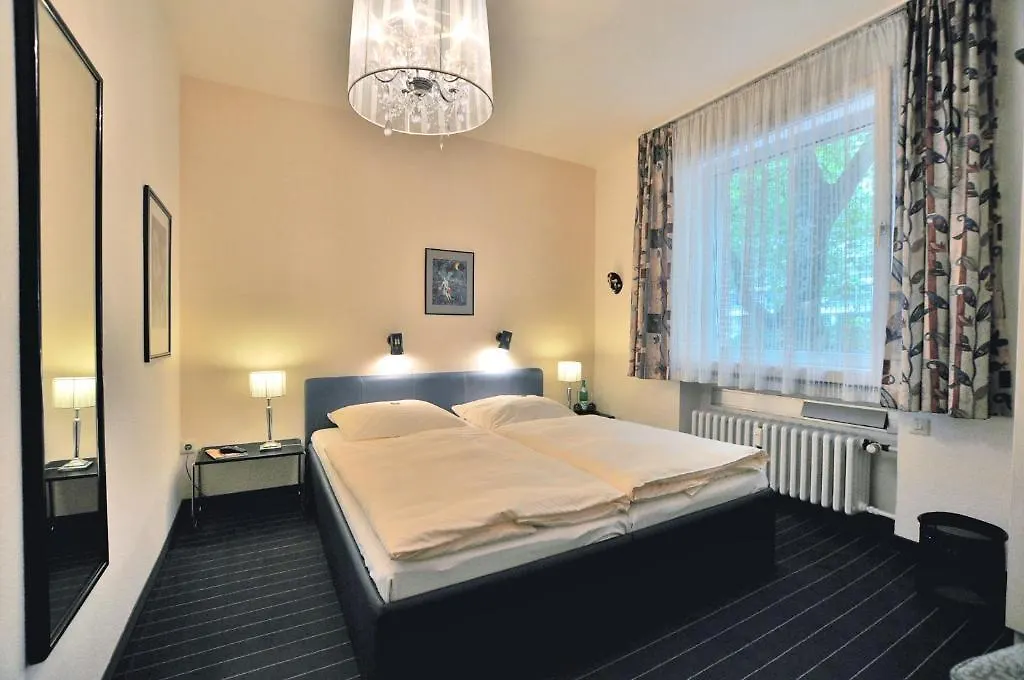 Hotel Am Ehrenhof-1